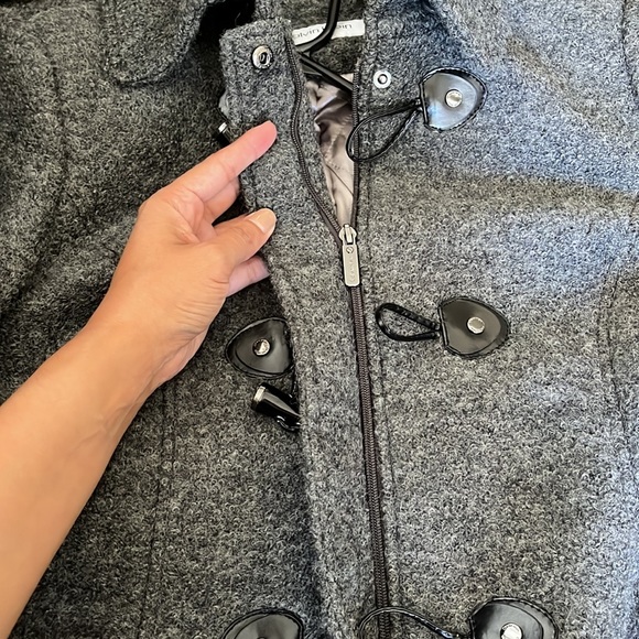 Woman’s Calvin Klein Heavy Coat - Picture 11 of 12